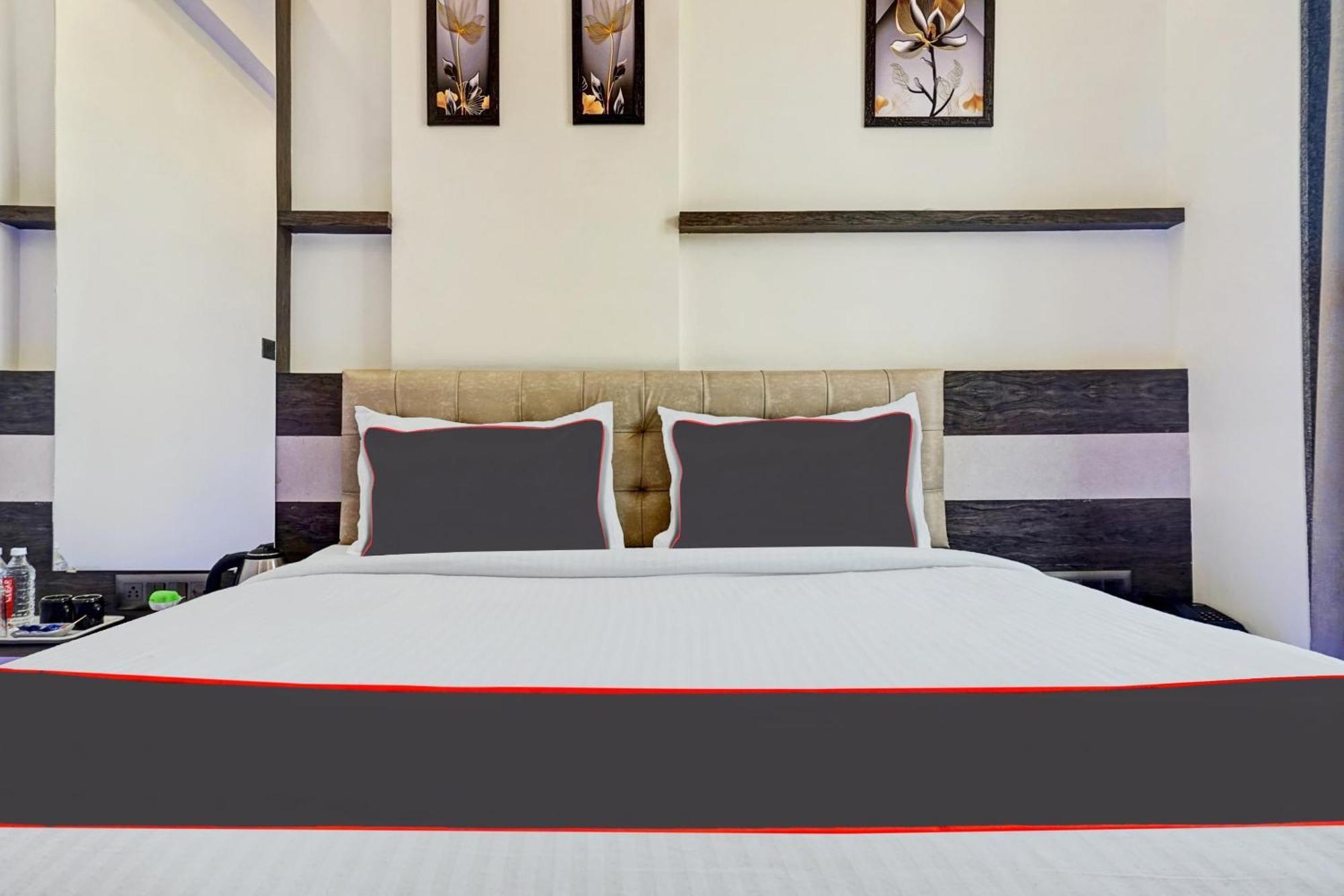 Super Townhouse Poona Royal Hotel Pimpri-Chinchwad Kültér fotó