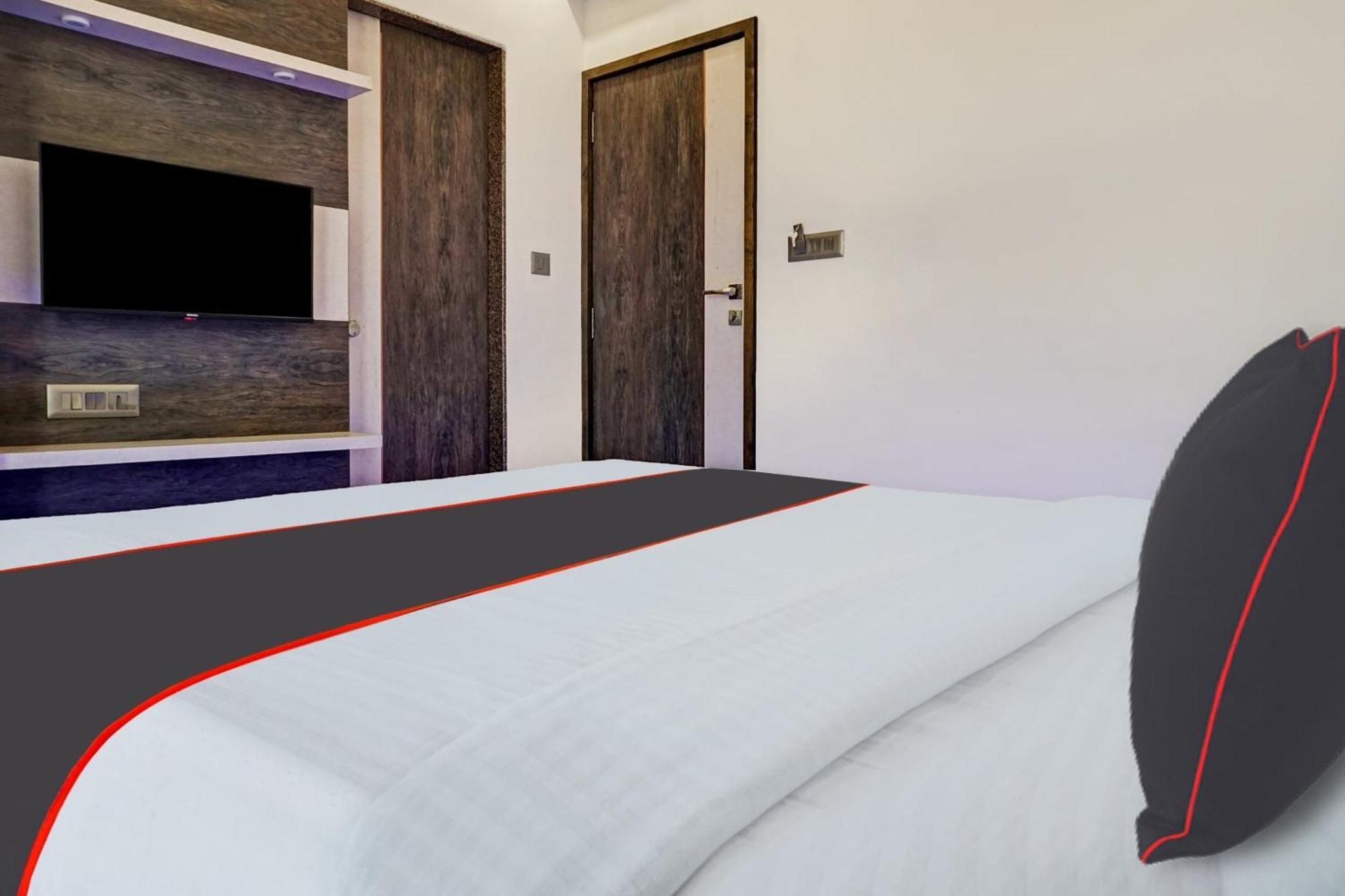 Super Townhouse Poona Royal Hotel Pimpri-Chinchwad Kültér fotó