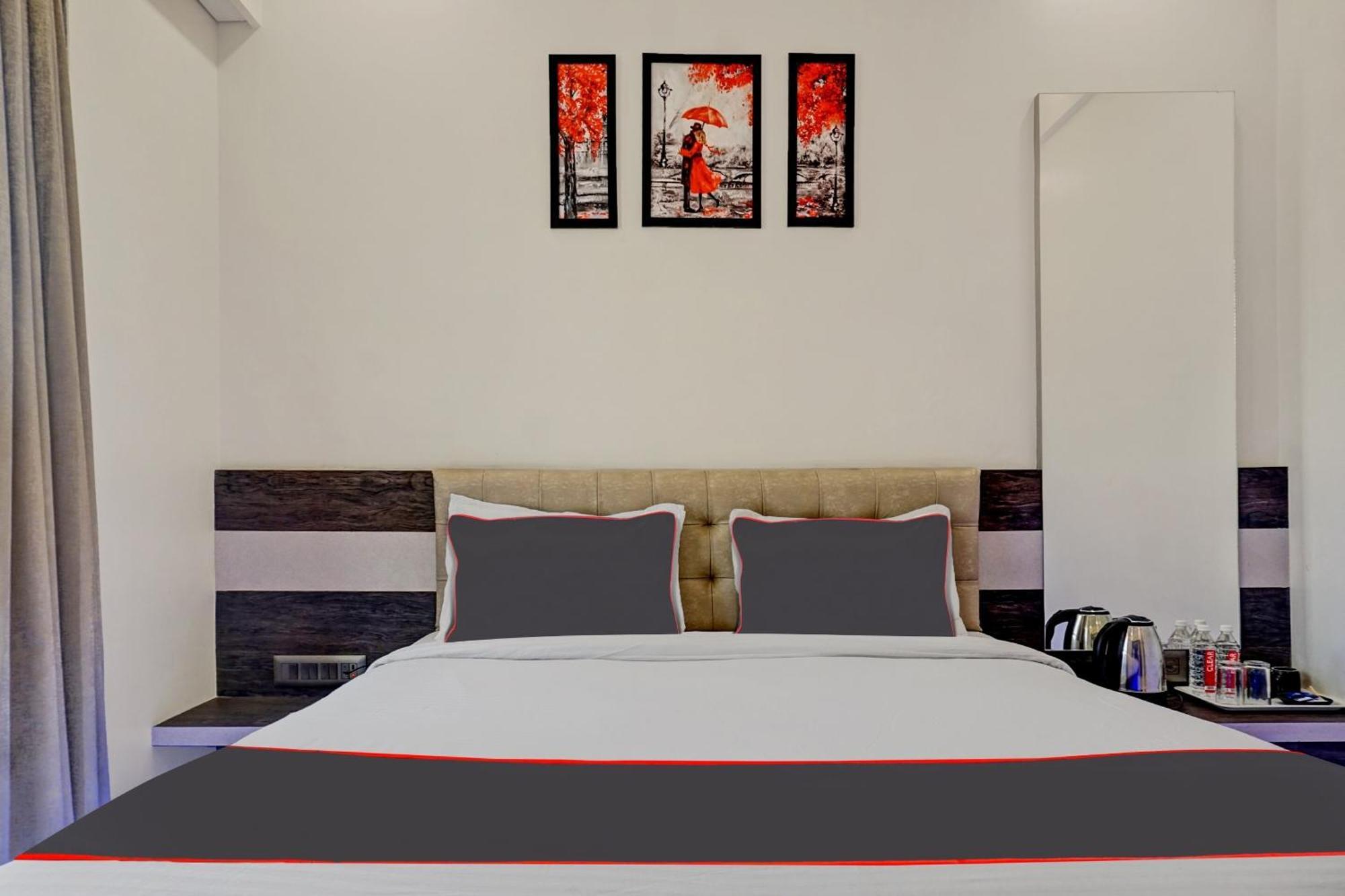 Super Townhouse Poona Royal Hotel Pimpri-Chinchwad Kültér fotó
