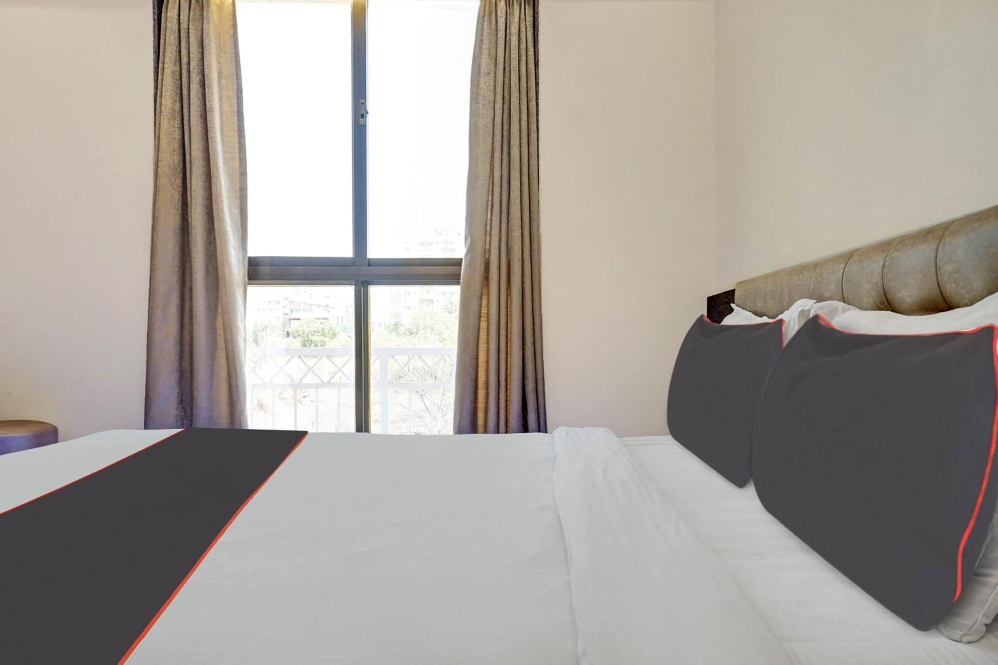 Super Townhouse Poona Royal Hotel Pimpri-Chinchwad Kültér fotó